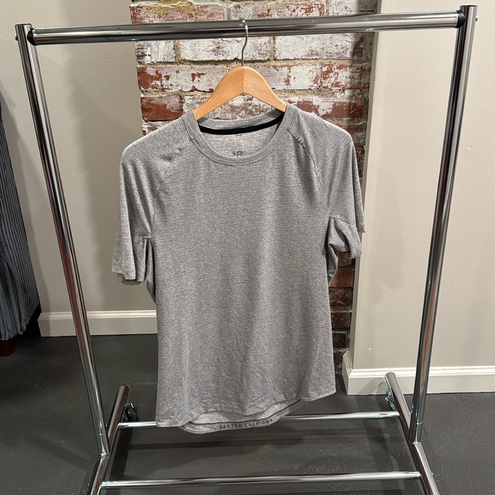 Lululemon T Shirt Men Medium